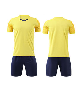 ชุดเสื้อฟุตบอลแบบกำหนดเอง ชุดกีฬาฟุตบอลชาย ผ้าโพลีเอสเตอร์ 100% ชุดฟุตบอลเปล่า เสื้อฟุตบอล - Product Image 2