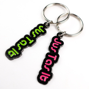 Nhà Sản Xuất Kim Loại Thủ Công Mỹ Nghệ Chuyên Nghiệp Tùy Chỉnh Thư Móc Khóa Kim Loại Men Móc Chìa Khóa Cho Túi - Product Image 3