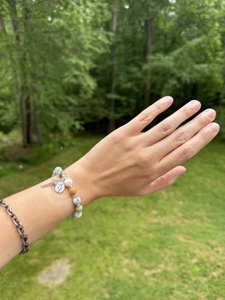 Bracelet de prière catholique en amazonite mate faite à la main avec crucifix en argent et médaille miraculeuse - Product Image 6