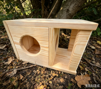 Abri pour animaux de compagnie en bois, en pin, pour l'extérieur, petite maison pour animaux avec entrée ronde pour jardin, cour et faune