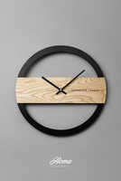 Nouvelle horloge murale en bois d'acacia de manguier de conception à la mode pour la décoration de maison de bureau et d'hôtel disponible à un prix abordable