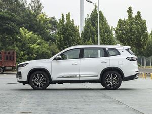 Venta al por mayor 2022 Chery Tiggo 7 FWD SUV Vehículo de gasolina Asientos de cuero Cámara trasera Volante a la izquierda Coche de gasolina usado China Oscuro - Product Image 5