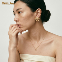 Anting Tusuk Bunga Bertekstur Perak Lapis Emas Kuningan Klasik Withher, Anting Bunga Elegan untuk Pesta dan Sehari-hari, Grosir untuk Wanita