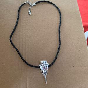 Européen Américain Hommes Rétro Animal <span class=keywords><strong>Film</strong></span> Télévision Périphérique Collier Alliage Loup Lion Démon Oeil Corbeau Mode Pendentifs Charmes - Product Image 6