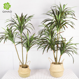 QIHAO Arbre artificiel Dragon Blood Tree, grande plante de palmier en soie, décoration intérieure, accessoires de mariage - Product Image 1