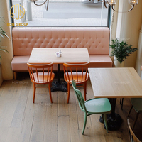 Table de café en bois massif carré moderne et ensemble de chaises en cuir café restaurant mobilier commercial canapé banquette de stand