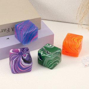 ของเล่นบีบคลายเครียดรูปทรงลูกบอลรังผึ้งมอลโทสแบบนิ่ม - Product Image 2