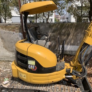 Mini-excavatrice Cat 302 CR d'occasion, 2 tonnes, petite pelle avec cabine climatisée - Product Image 1