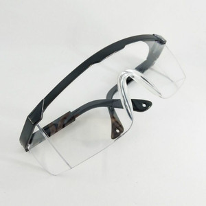 Gafas de Seguridad de Marco Completo, Lentes de Policarbonato Antivaho, Protección Médica y Quirúrgica - Product Image 1