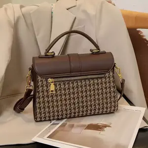 Üreticinin sıcak satış tasarımcı kadın hakiki deri kutu çanta moda Mini zincir çanta marka makyaj çantası