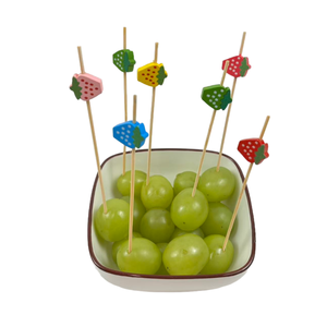 أعواد قطف فواكه صغيرة لطيفة من الفراولة الملونة لحفلات عيد الأطفال - Product Image 3