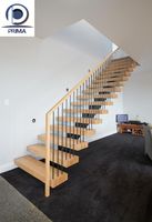 Escalier flottant moderne Prima, design d'escalier en bois sur mesure avec main courante pour projets résidentiels intérieurs et extérieurs