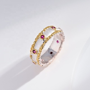 Bague unisexe en laiton plaqué or 18 carats avec zircon cubique, style vintage, pour femme, idéale pour fiançailles et mariage, vente en gros - Product Image 2