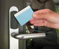 Gantungan kunci kontrol akses tanpa kunci lift PVC kartu Hotel baru kustom gantungan kunci Mini Tag magnetik garis kode QR RFID murah Masuk pembayaran NFC