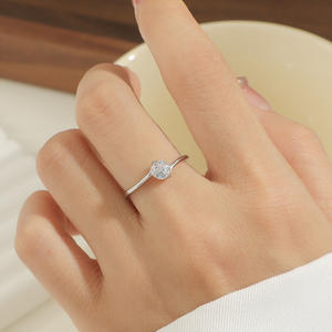 ダイヤモンドリング18K金メッキステンレス鋼新品エレガントクラシックファッションジュエリー防水スタッカブルリング女性用 - Product Image 6