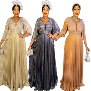 ชุดราตรีสไตล์แอฟริกันปี 2025 หรูหรา ประดับผงทอง จับจีบ และเพชร  คอวีลึก - Product Image 2