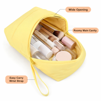 Pochette de maquillage matelassée jaune, pochette cosmétique douce avec poignée supérieure, trousse de toilette de voyage avec fermeture éclair, étui de rangement portable