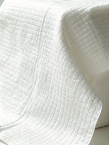 Serviettes nettoyantes jetables pour le visage en tissu non tissé/fibre végétale/biodégradable/coton HenSun, fabriquées sur mesure par notre propre usine. - Product Image 6
