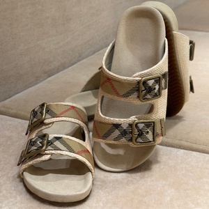 Pantuflas de Fieltro al por Mayor, Pantuflas de Lujo de Diseñador de Marca Famosa, Pantuflas Casuales con Logotipo Personalizado, Pantuflas Antideslizantes para Mujer, Pantuflas de Playa - Product Image 1