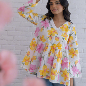 Elegant <b>White</b> Floral Printed <b>Top</b> Loose Fit For Summer Casual <b>Top</b> For Women Featuring Lightweight Fabric Comfortable Fit - Product Image 1