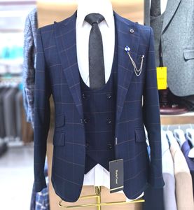 Ensemble <span class=keywords><strong>costume</strong></span> 3 pièces coupe ajustée <span class=keywords><strong>bleu</strong></span> de luxe pour hommes <span class=keywords><strong>veste</strong></span> à revers cranté à un bouton avec gilet à carreaux pantalon à fermeture éclair pour mariage grande taille - Product Image 3