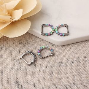 ASTM F136 Titanium G23 Trang Sức Mũi Vách Ngăn Clicker Xuyên Cơ Thể Trang Sức - Product Image 4