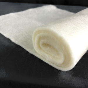 Isolation en <span class=keywords><strong>ouate</strong></span> de <span class=keywords><strong>polyester</strong></span> recyclé en mélange de laine naturelle pour vêtement - Product Image 2