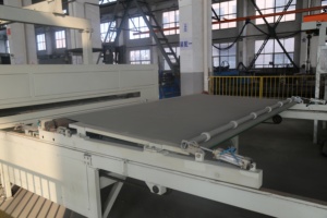 Ngắn chu kỳ tự động Veneer dây chuyền sản xuất gỗ Laminate máy cho ván hoặc MDF - Product Image 5