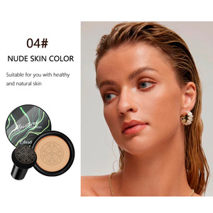 Cabeza de hongo ergonómica <span class=keywords><strong>CC</strong></span> <span class=keywords><strong>Cream</strong></span> que ofrece una cobertura media con una textura ligera que se ajusta a un acabado mate natural - Product Image 2