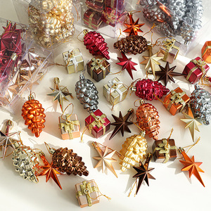 Décorations de Noël Petits ornements suspendus Cône de pin Étoile octogonale Boîte-cadeau de placage de Noël - Product Image 1
