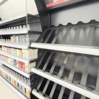 Étagères de présentation modernes et robustes en fer réglables pour cigarettes et tabac