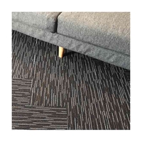 Dalles de moquette carrées modernes et rembourrées pour bureau à domicile - Design personnalisé