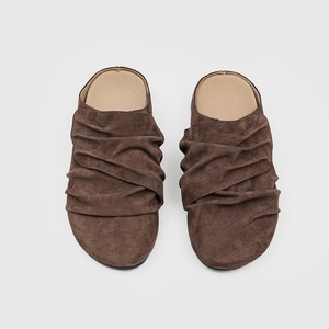 Nouvelles pantoufles de détente plissées style 2026, chaussures de loisirs d'extérieur décontractées pour hommes et femmes - Product Image 5