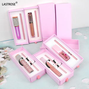 Set de Brillo Labial Vegano de Larga Duración a Prueba de Agua, Marca Privada, Brillo Labial y Delineador de Labios Retráctil, Venta al Por Mayor - Product Image 1
