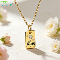 Cadeau pour la fête des mères, collier avec fleurs incrustées de zircon, plaqué or PVD, acier inoxydable 316L, pendentif rectangulaire avec plaque nominative