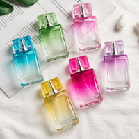 Flacons de parfum rechargeables personnalisés transparents et colorés en gros, 30 ml/50 ml, bouchon à vis en verre avec impression sérigraphique