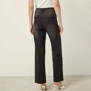 بنطلون جينز أسود عالي الخصر مزين بالمسامير للنساء، بنطلون مستقيم أنيق بتصميم روك، مع زخارف جانبية من البراشيم، مناسب للارتداء في الشارع والحفلات - Product Image 3