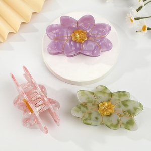 กิ๊บติดผมรูปดอกพลัมหวานสำหรับผู้หญิง ดีไซน์ลายดอกไม้ สำหรับตกแต่งผมด้านหลังศีรษะอย่างมีสไตล์ - Product Image 6