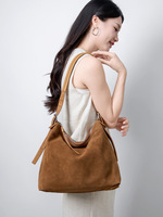 Tas Selempang Suede Kapasitas Besar Wanita Mewah Ringan Tas Bahu Kelas Atas Kasual Tas Jinjing Kulit Sapi Lapisan Atas