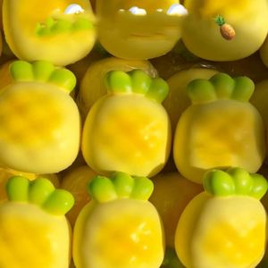 ของเล่นบีบสับปะรด PU นุ่มพิเศษ ยืดหยุ่นช้า ขนาด 10 ซม. ของขวัญคลายเครียดสำหรับเด็กและผู้ใหญ่ ของเล่นบีบ PU ช่วยผ่อนคลาย - Product Image 3