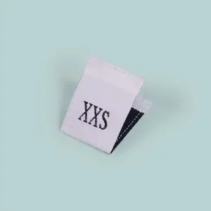 XS S M L XL XXL Label leher cetak LOGO baju Label kain kustom tengah putih lipat kain tenun garmen Label ukuran untuk pakaian