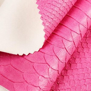 Tessuto in Pelle Sintetica PVC Goffrato Coccodrillo <span class=keywords><strong>Rosa</strong></span> 1.1mm - Resistente all'Abrasione per Borse, Scarpe, Accessori, Divani, Sedili Auto, Bagagli - Product Image 5