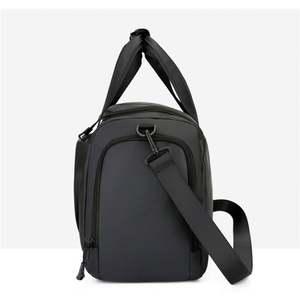 Bolsas de Hombro Impermeables Grandes y Modernas Personalizadas, Bolsa Deportiva Estilosa, Disponibilidad Local para Unisex - Product Image 4