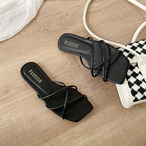 Zapatillas estilo hada para mujer, nuevo estilo, sandalias planas de verano con encaje simple y punta cuadrada para la playa - Product Image 3
