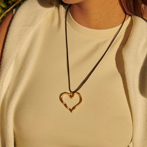 Tendencias 2025: Joyería de Acero Inoxidable 316L Resistente al Agua y al Deslustre, con Oro Real de 18k para Mujer, Collar con Colgante de Corazón y Cuerda - Product Image 2
