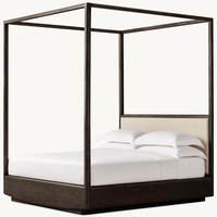 Lit plateforme élégant et minimaliste en chêne clair avec panneau lisse, cadre à baldaquin et base en plinthe encastrée pour chambre à coucher, personnalisable OEM