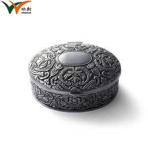 Luxury Souvenir Vintage Style High Quality Custom Embossed Europe Metal Jewelry <b>Box</b> - Product Image 5