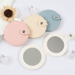 Nouveau miroir cosmétique compact rond double face pliable en cuir PU et verre, personnalisable avec logo - Product Image 3