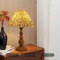 Lampe de table moderne en métal alimentée par USB 5V, finition grain de bois, télécommande, lumière d'ambiance à intensité variable pour chambre et salon