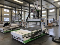 Router CNC de 4 Ejes Rotech, Motor de Husillo de 9 kW y 380 V, Posicionamiento de 0.03 mm, Cambio Automático de Herramienta, Control Syntec, Recorrido de 1300x2500x450 mm